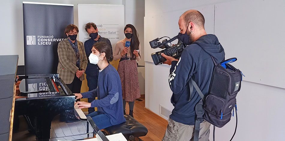 Guillem León, alumno del Centro Superior Liceu y becario de la Fundación de Música Ferrer – Salat, protagonista en La Vanguardia y en RTVE