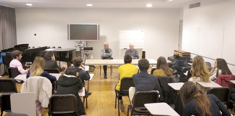 El dissabte 2 de febrer va tenir lloc a la Fundació Conservatori Liceu una masterclass de música catalana per a instrumentistes de corda, a càrrec del professor Corrado Bolsi en el marc de les activitats del Premi de Música BBVA al Talent Individual