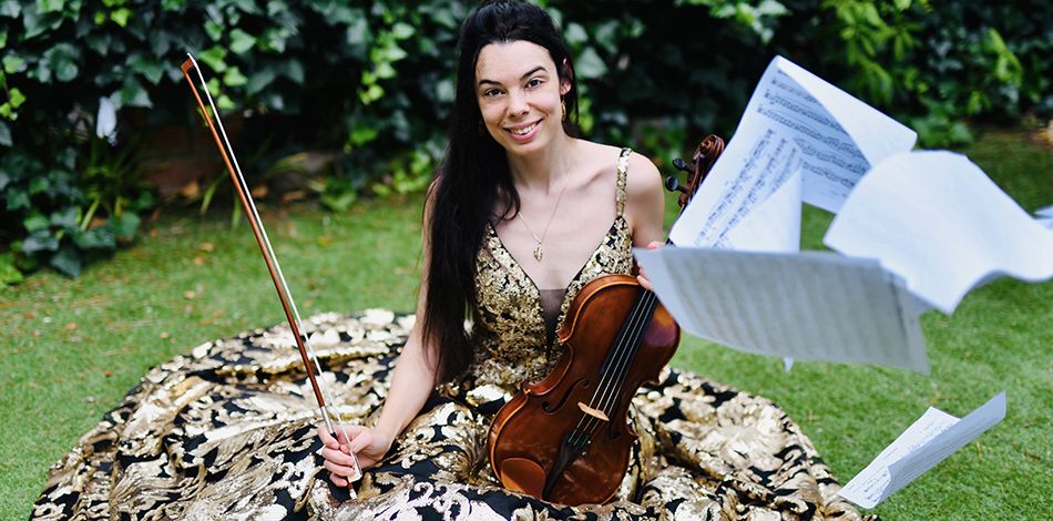 Anna Godoy, alumna del Centre Superior Liceu, és entrevistada a Catalunya Música amb motiu de la presentació del seu llibre