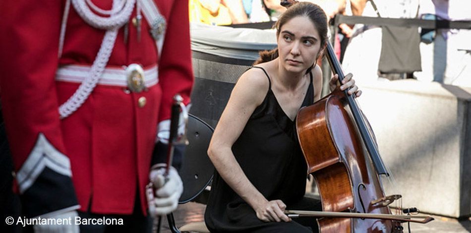 L’alumna del Centre Superior de Música Liceu, Paula Sanchez, va actuar a l’acte de record i homenatge a les víctimes de l’atemptat del 17 d’agost de 2017
