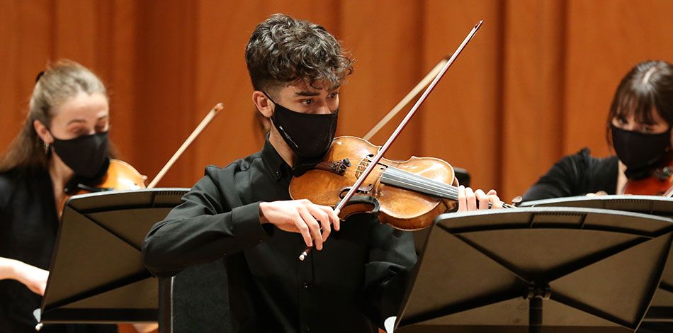 Miquel Muñiz, alumne de Violí del Centre Superior de la Fundació Conservatori Liceu, guanyador d’una Beca de la Fundació La Caixa