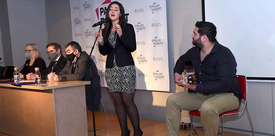 Ahmad Diab i Aseel Massoud, alumnes del Centre Superior de Música Liceu, actuen al Palau Robert amb motiu de la Declaració Universal dels Drets Humans