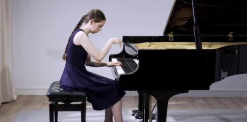 Maria Pauner, alumna del Centre Professional Conservatori Liceu, guanyadora del premi extraordinari dels Ensenyaments Professionals de Música de la Generalitat de Catalunya