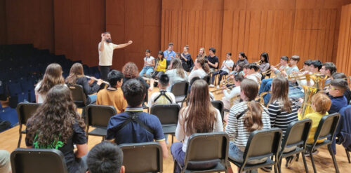 Amb el taller de Soundpainting adreçat als alumnes de vent del Centre Professional i Escoles Vinculades al Conservatori Liceu, finalitzen les activitats de conjunts instrumentals del Cicle Liceu Familiar 2025