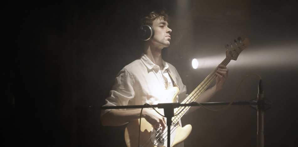 Ferran Rico, graduat del Conservatori Superior Liceu, publica “Once Bitten”, el seu primer disc en solitari