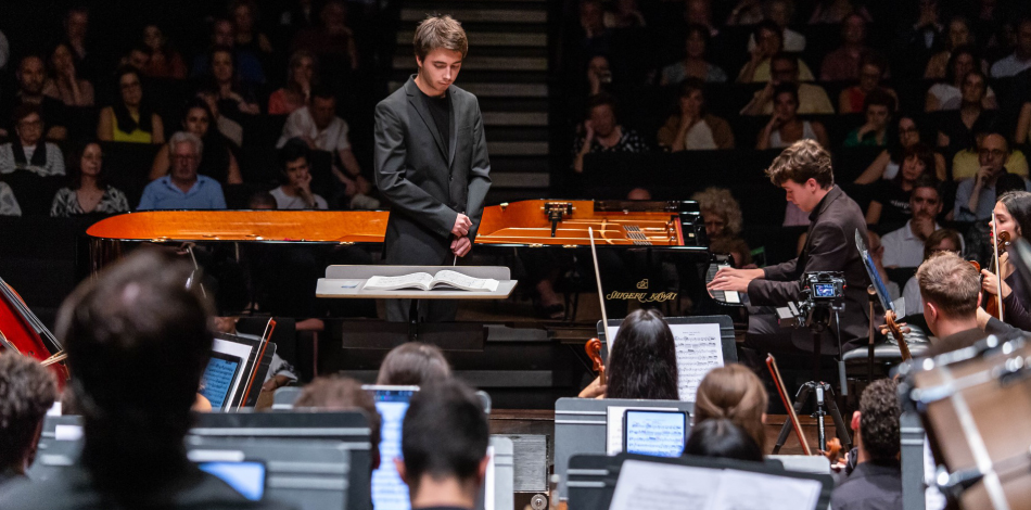 Telmo Sans, alumne del Conservatori Superior Liceu, brilla al concert de clausura del XIX Curs de Pianistes i Directors en la ciutat de León