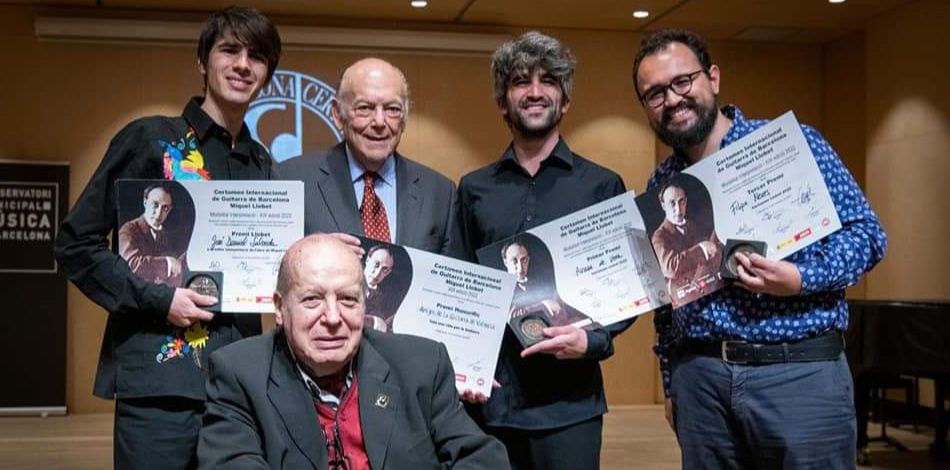 José Daniel Salceda, alumne del Centre Superior Liceu, i la graduada Bruna Escolà, premiats a la XIX edició del Certamen Internacional de Guitarra de Barcelona Miquel Llobet
