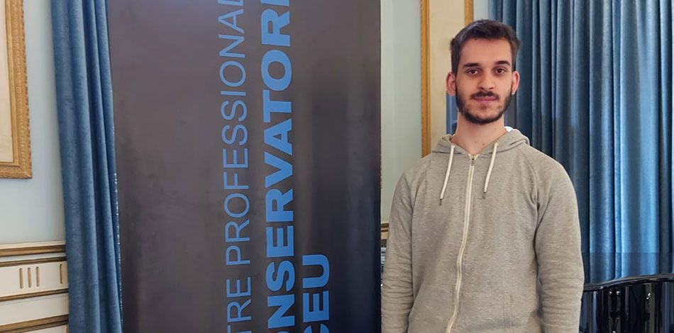 Miquel Sánchez Queralt, alumne de saxòfon del Centre Professional Conservatori Liceu, premiat per la Societat Catalana de Física pel seu treball de recerca de 2n de Batxillerat