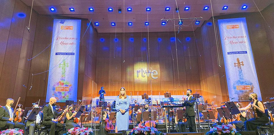 Magalí Sare i Sebastià Gris, exalumnes del Centre Superior Liceu, actuen amb l’Orquestra Simfònica de RTVE