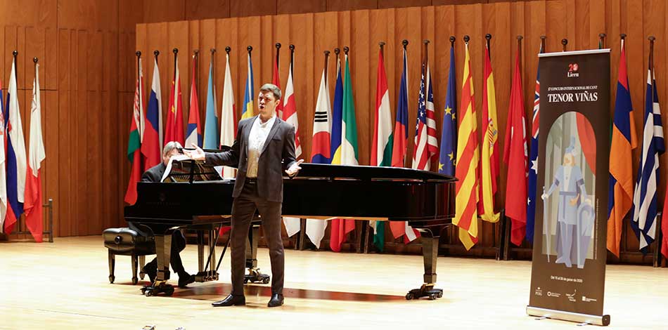 tenor viñas auditori centre